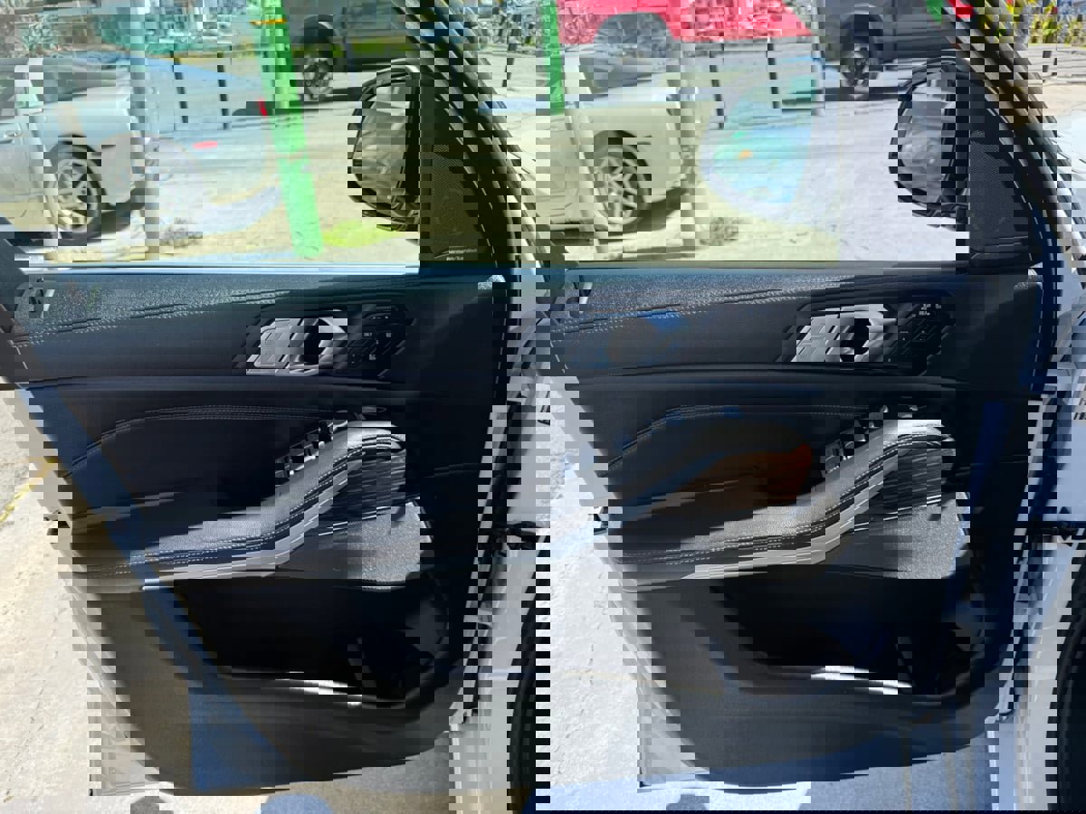 Used 2020 BMW X7 xDrive40i w/ Premium Package image 9