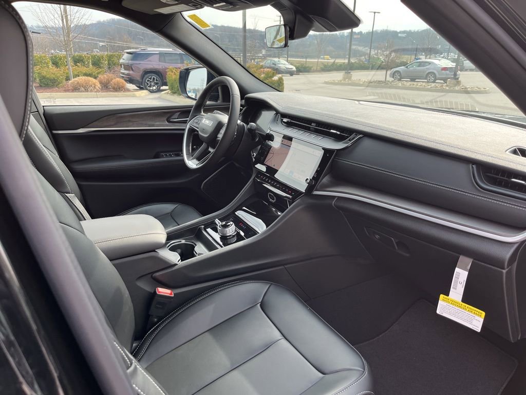 New 2026 Jeep Grand Cherokee L Limited image 32