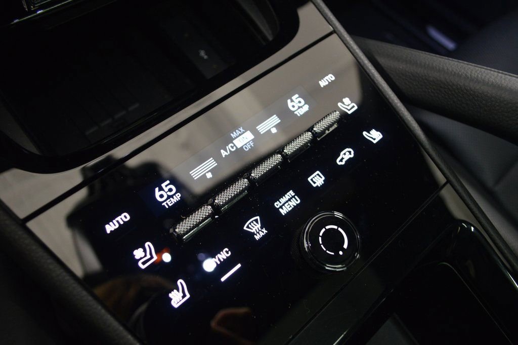 Certified 2025 Porsche Cayenne image 30