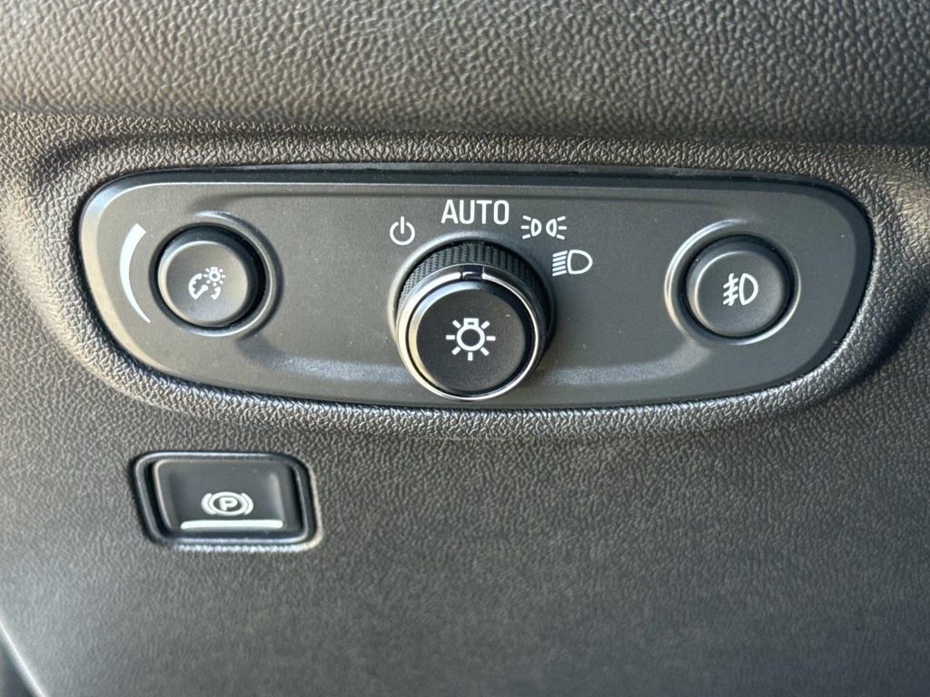 Used 2023 GMC Terrain SLT image 44