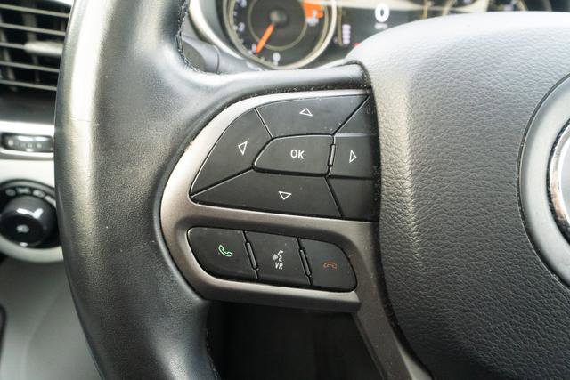 Used 2020 Jeep Cherokee Latitude Plus image 16