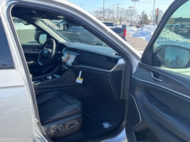 New 2026 Jeep Grand Cherokee Limited w/ Luxury Tech Group II image 27