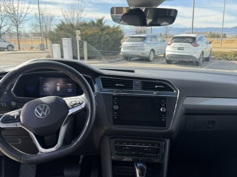 Used 2022 Volkswagen Tiguan SE w/ Panoramic Sunroof Package image 22