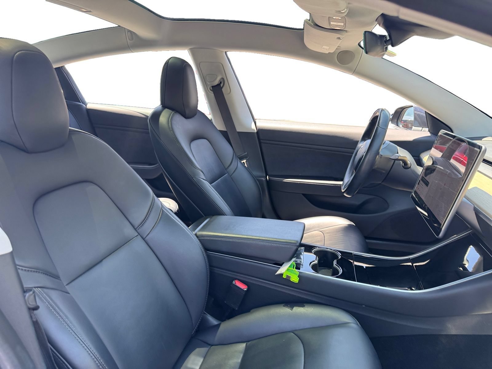 Used 2018 Tesla Model 3 Long Range RWD image 15