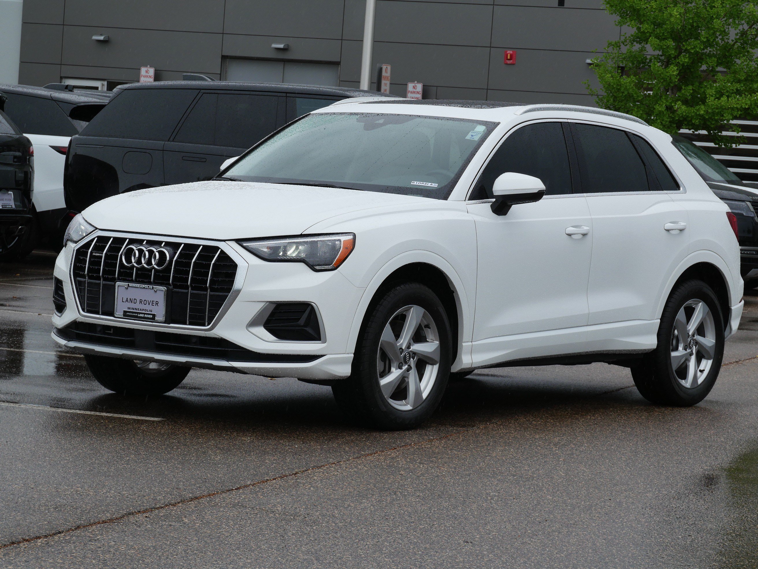 Used 2020 Audi Q3 2.0T Premium AWD/4WD image 1