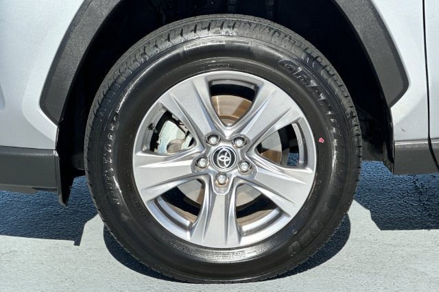 Certified 2025 Toyota RAV4 LE AWD/4WD image 30