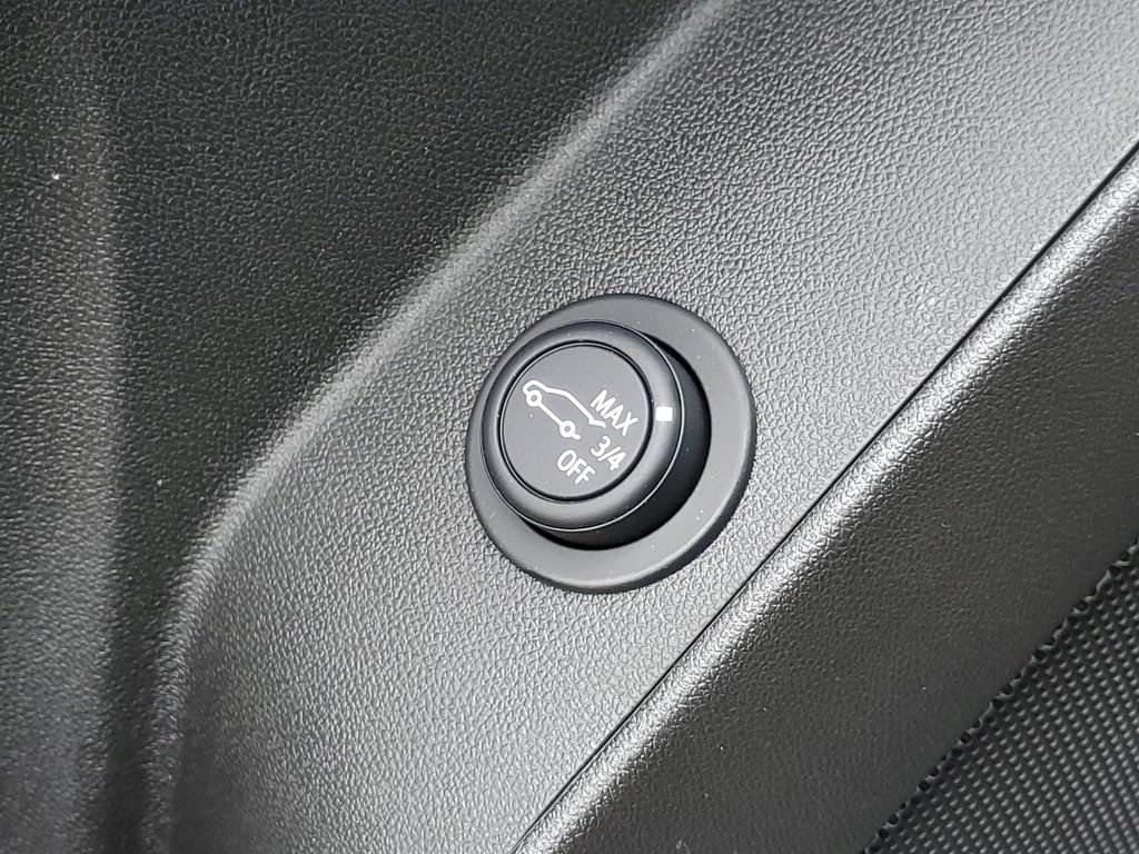 Used 2024 Chevrolet Equinox LT w/ LPO, Floor Liner Package FWD image 17