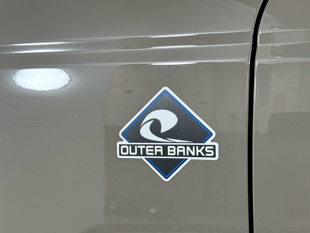 Used 2025 Ford Bronco Outer Banks AWD/4WD image 8