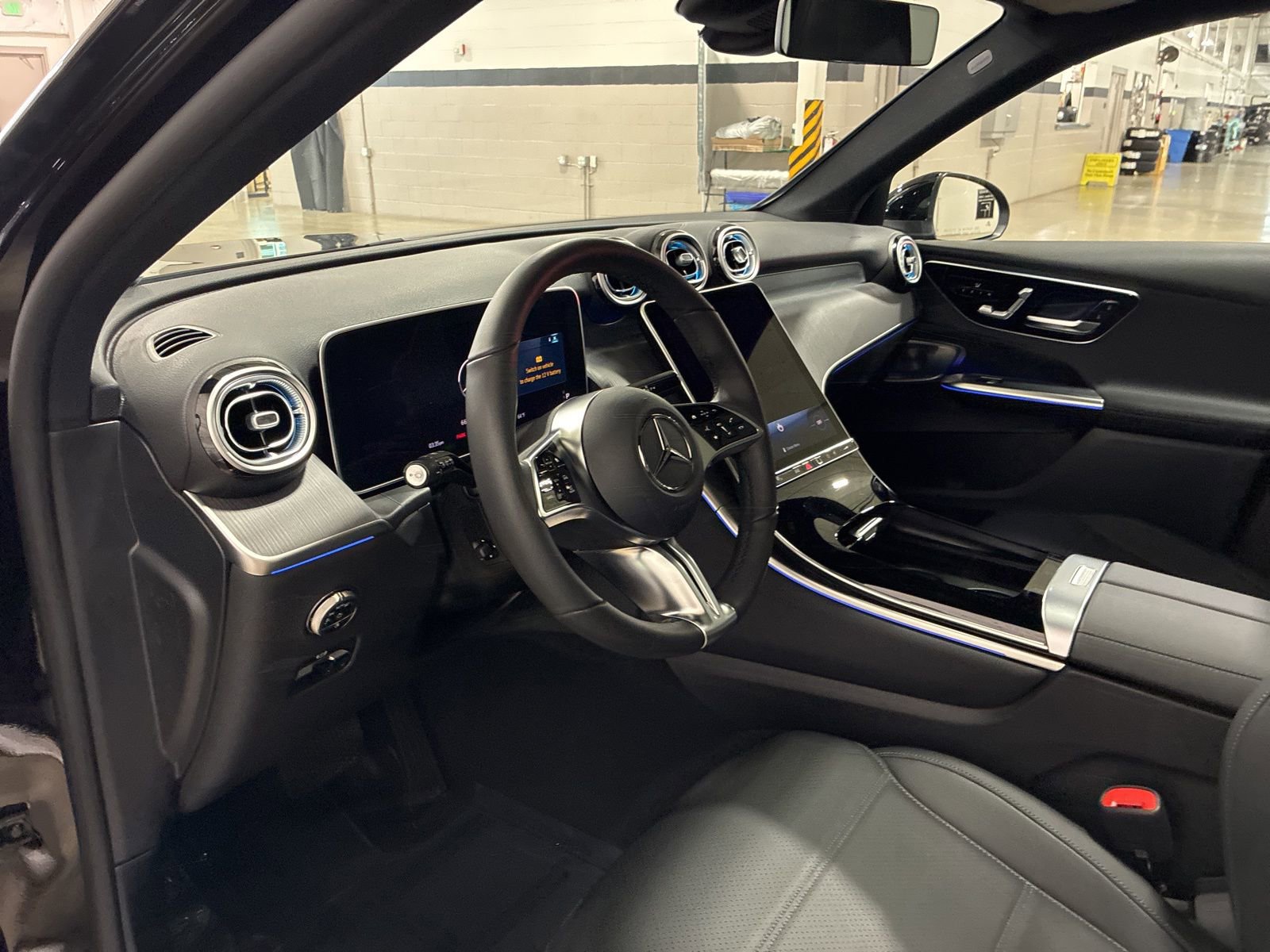 Used 2025 Mercedes-Benz GLC 300 GLC 300 image 9