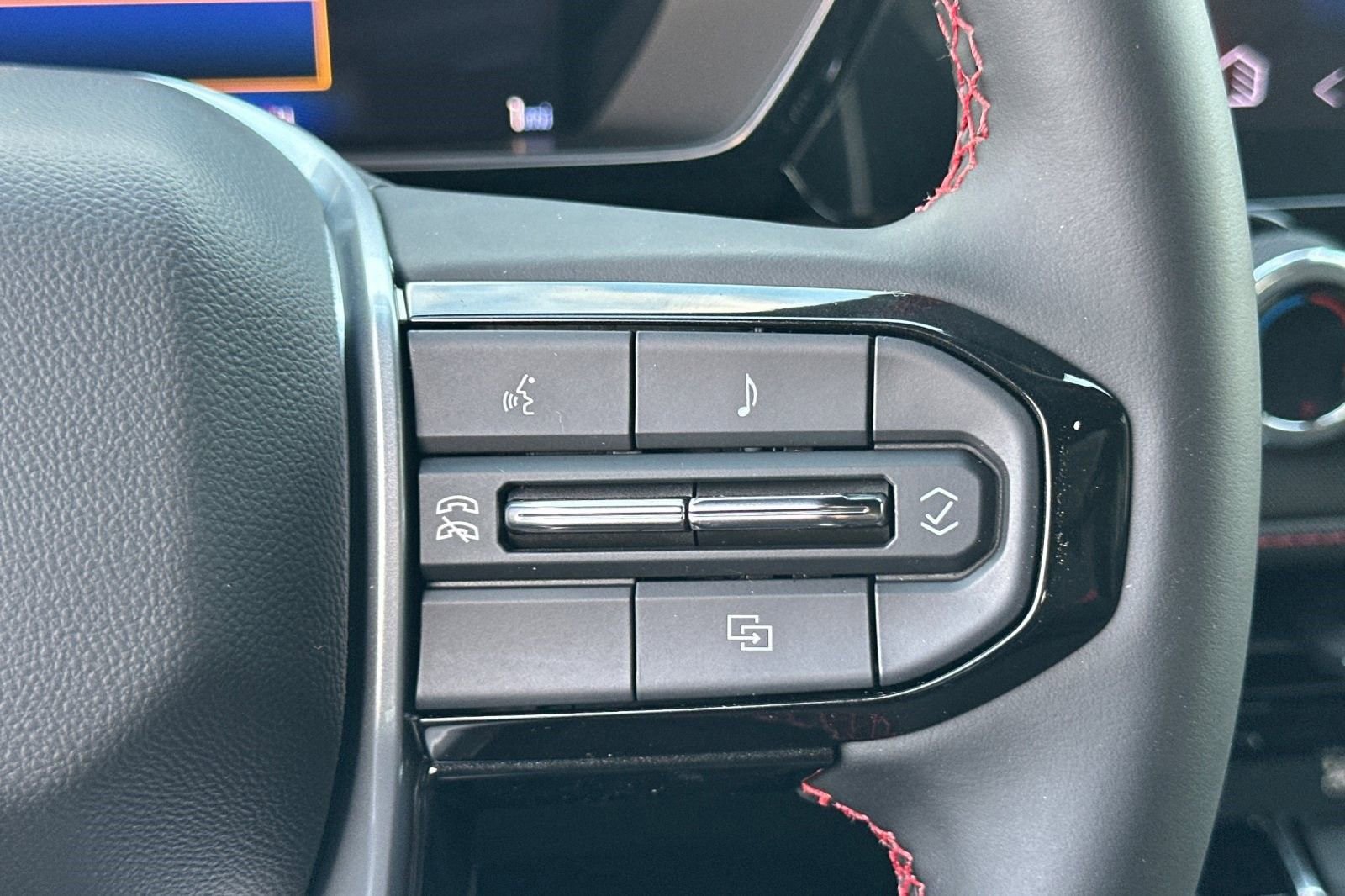 New 2025 Chevrolet Colorado Z71 w/ Midnight Edition AWD/4WD image 27