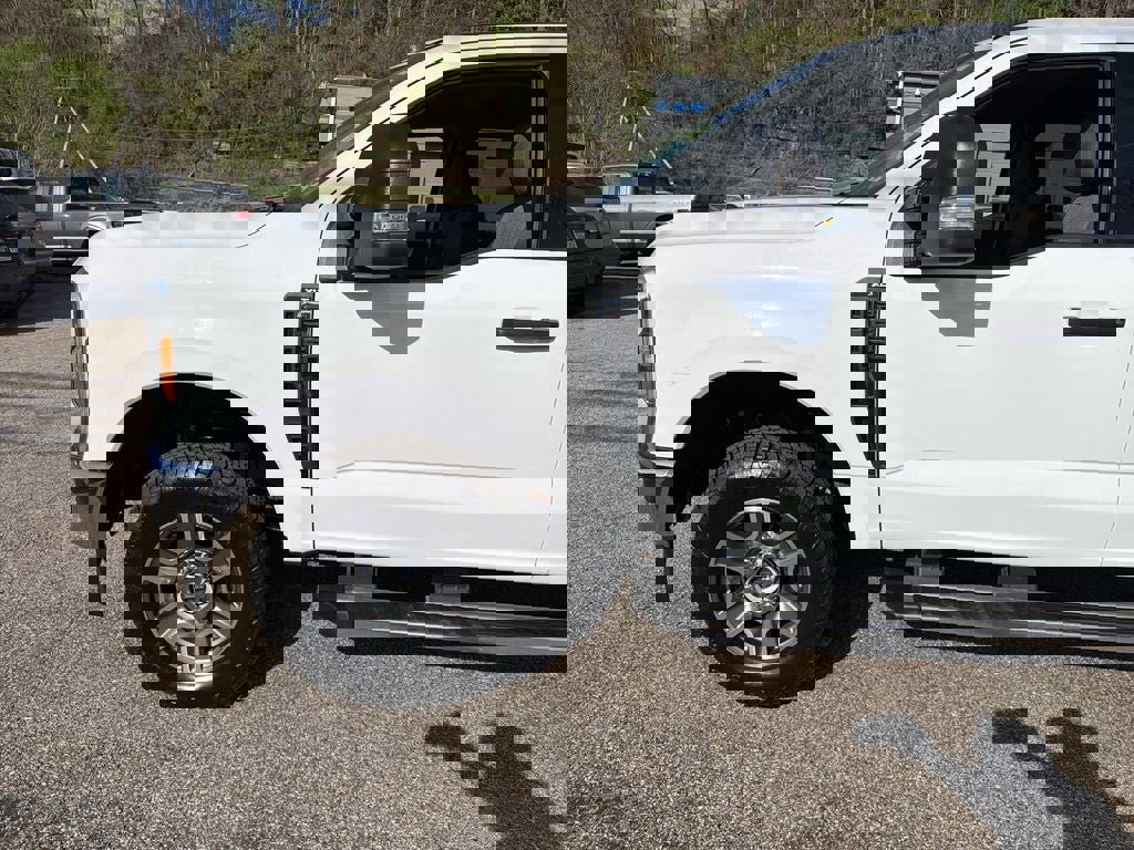 Used 2025 Ford F250 XLT image 9