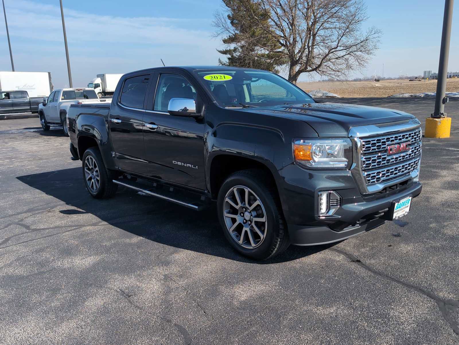 Used 2021 GMC Canyon Denali image 2