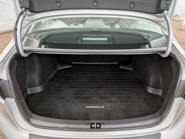Used 2021 Toyota Corolla LE image 19