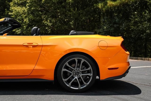 Used 2018 Ford Mustang GT Premium w/ Equipment Group 401A RWD image 7