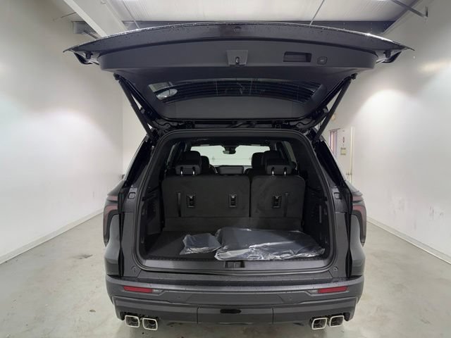 New 2026 Chevrolet Traverse LT w/ Midnight/Sport Edition FWD image 8