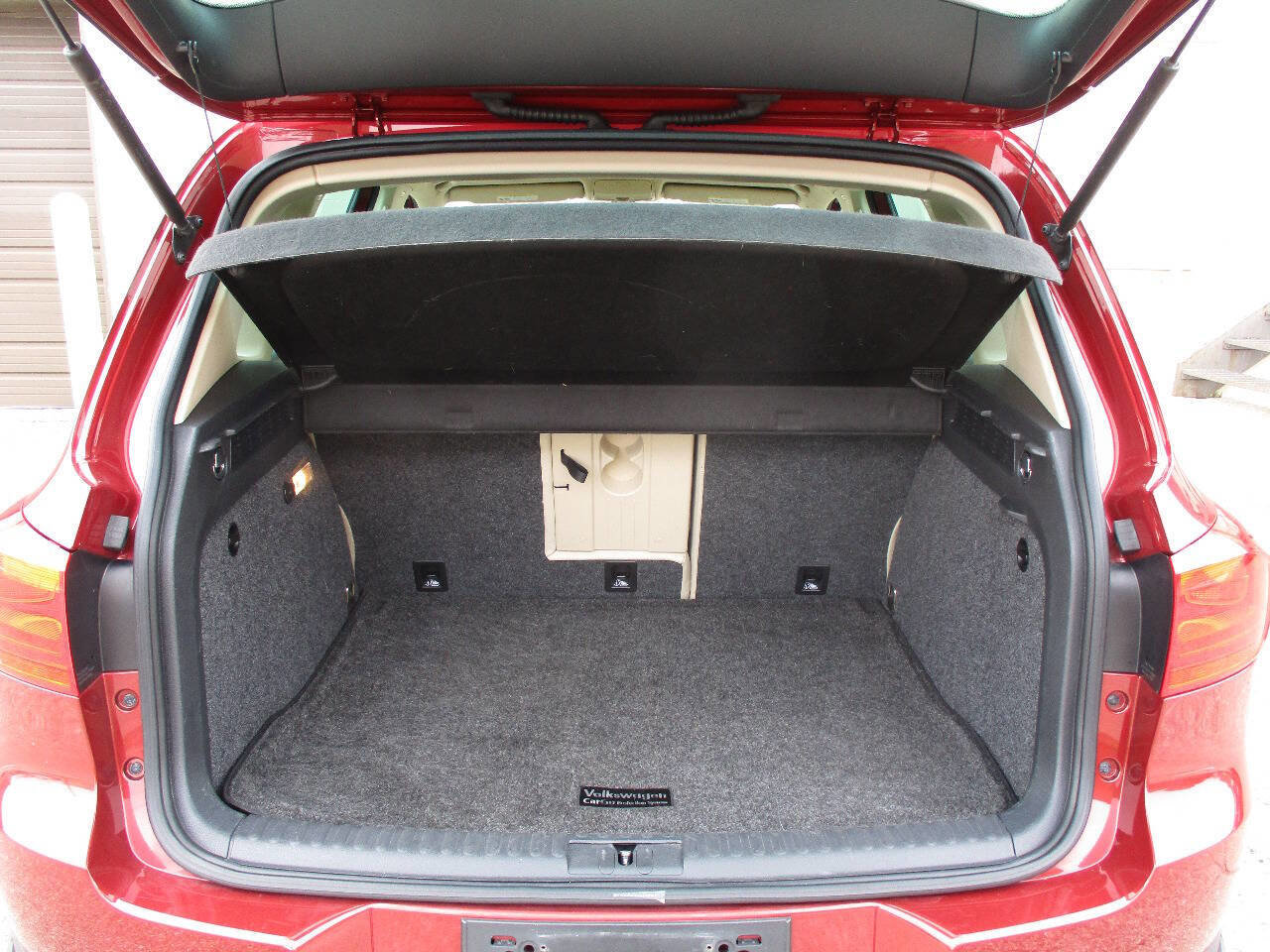 Used 2016 Volkswagen Tiguan SE image 37