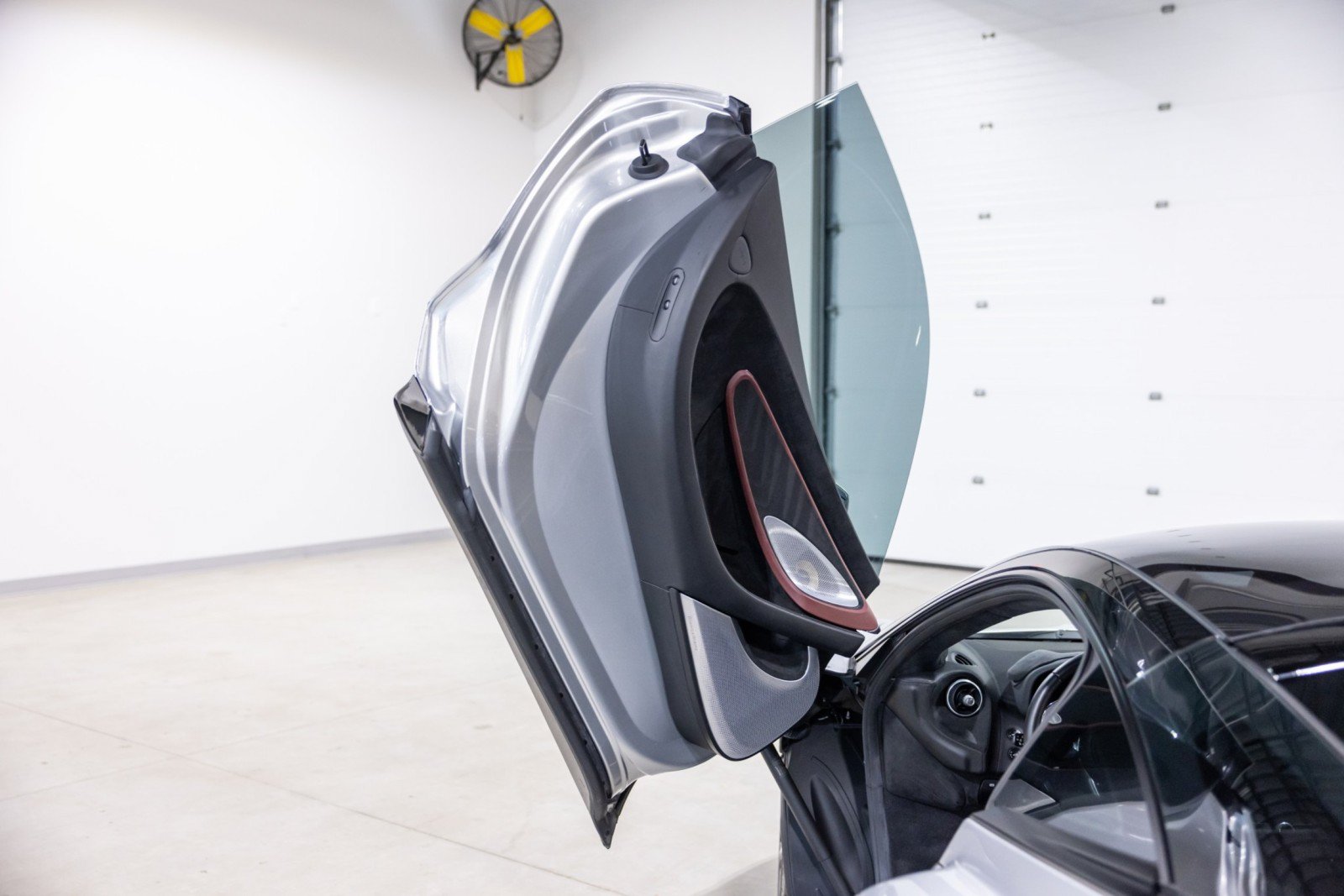 Used 2022 McLaren GT RWD image 26
