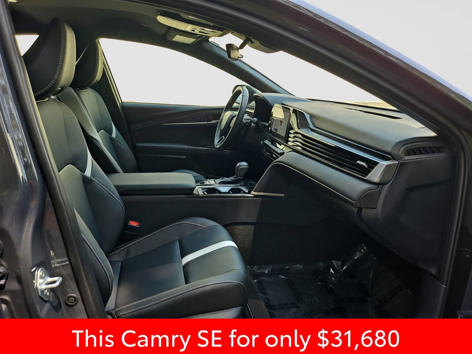 Used 2025 Toyota Camry SE FWD image 17