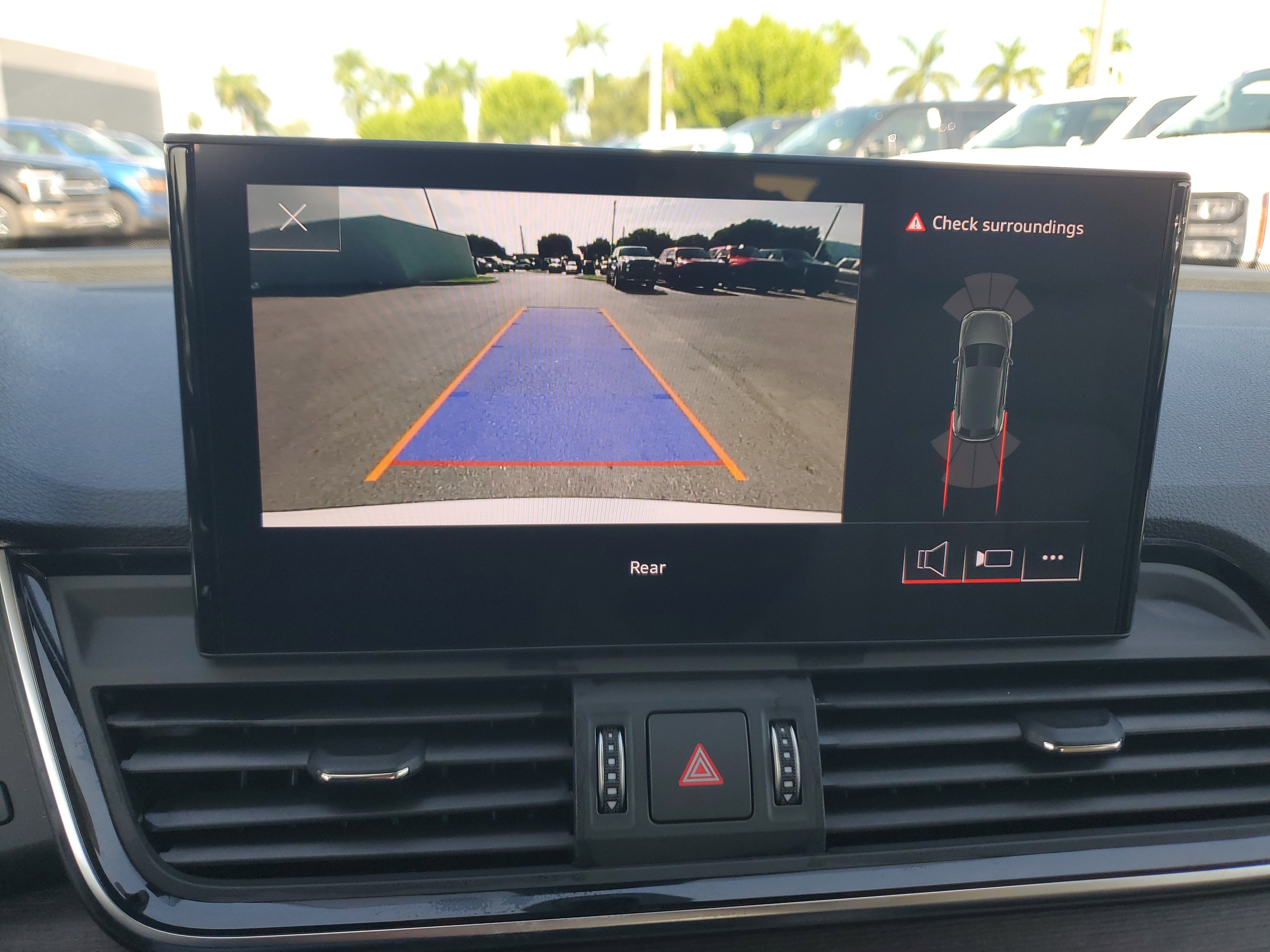 Used 2021 Audi Q5 Premium w/ Convenience Package image 10