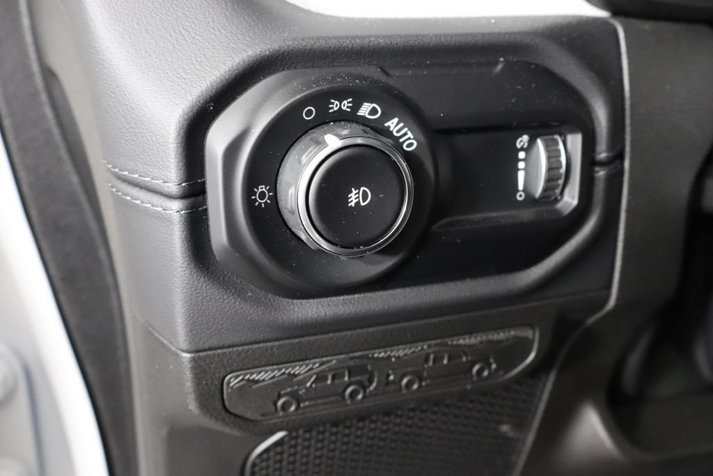 Used 2024 Jeep Wrangler Unlimited Sahara AWD/4WD image 20