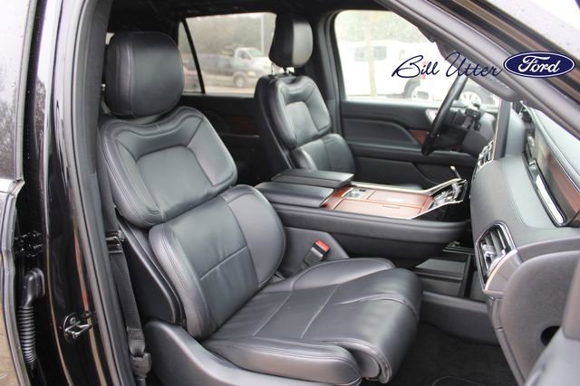 Used 2024 Lincoln Navigator Premiere image 11