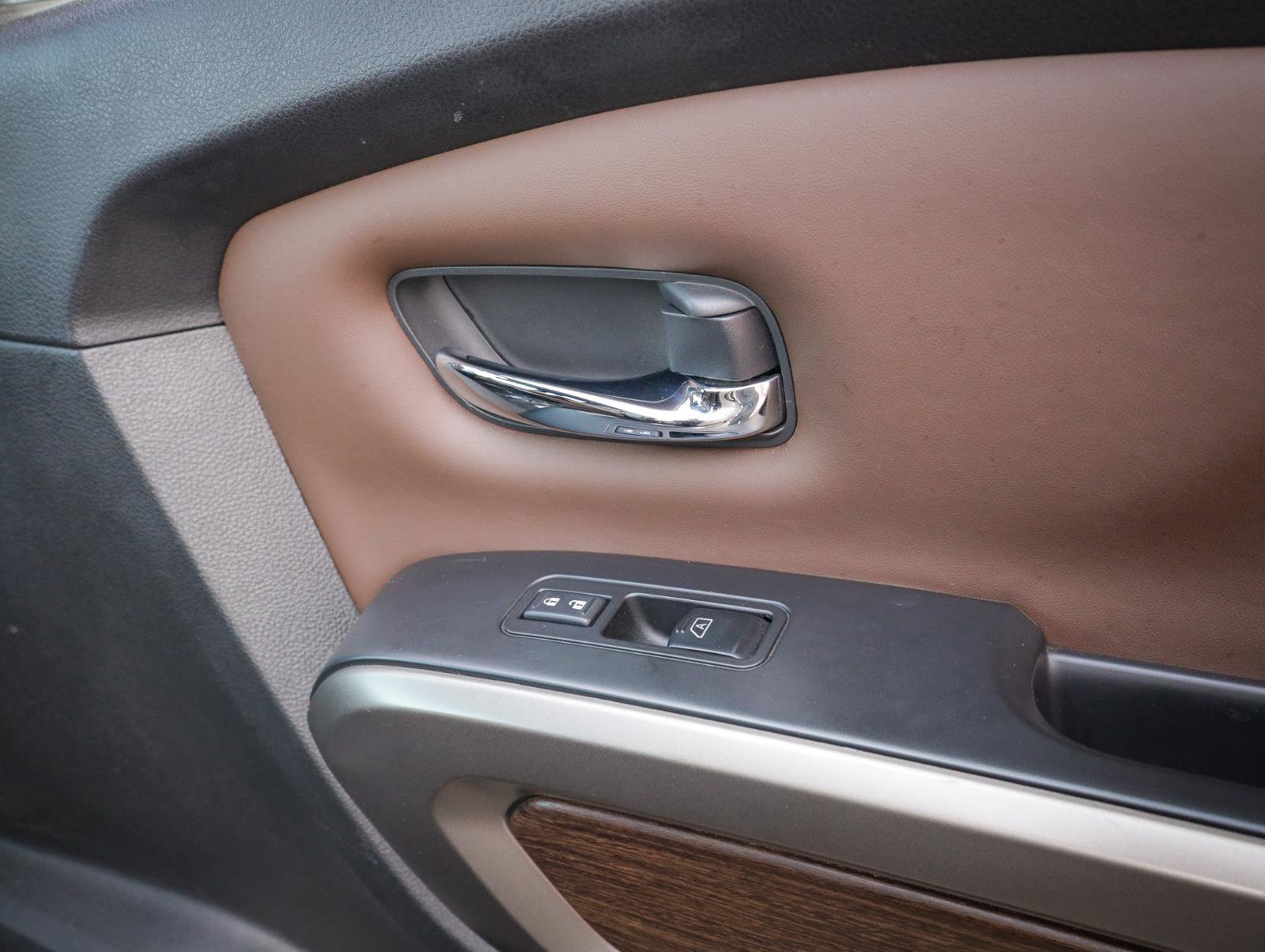 Used 2022 Nissan Titan Platinum Reserve image 26