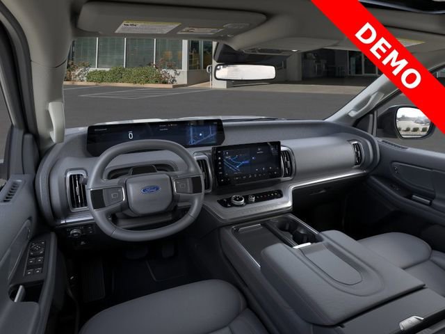 New 2025 Ford Expedition Active image 9