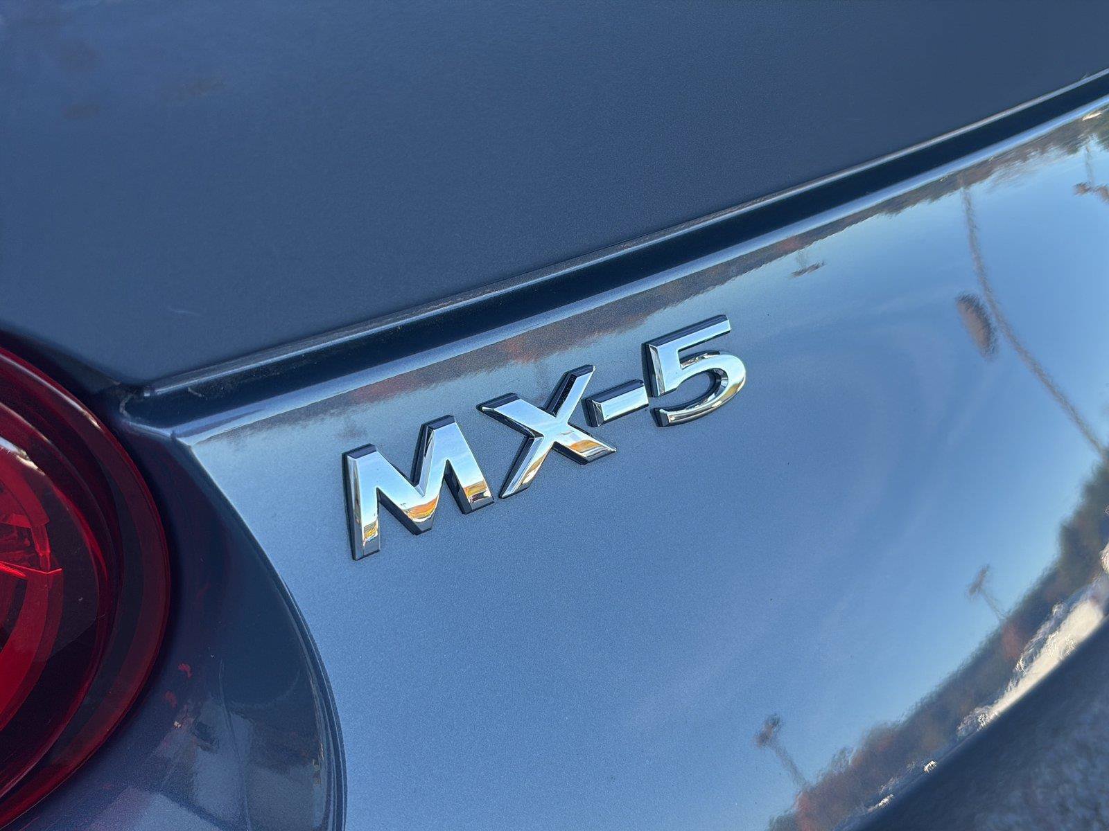 Used 2020 MAZDA MX-5 Miata RF Grand Touring RWD image 13