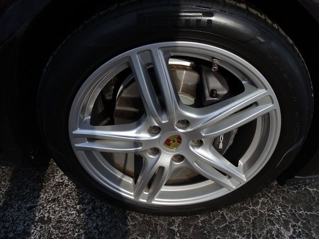 Used 2020 Porsche Panamera image 26