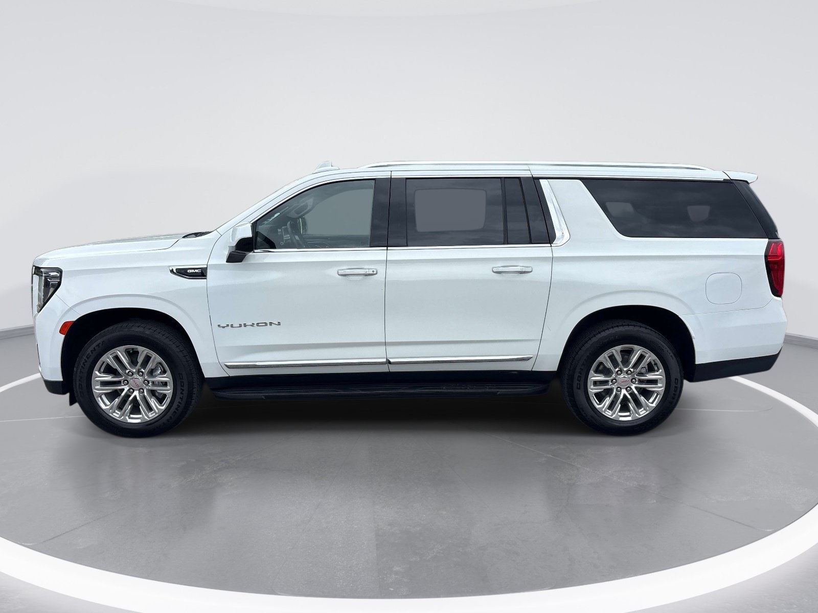 Used 2023 GMC Yukon XL SLT AWD/4WD image 5