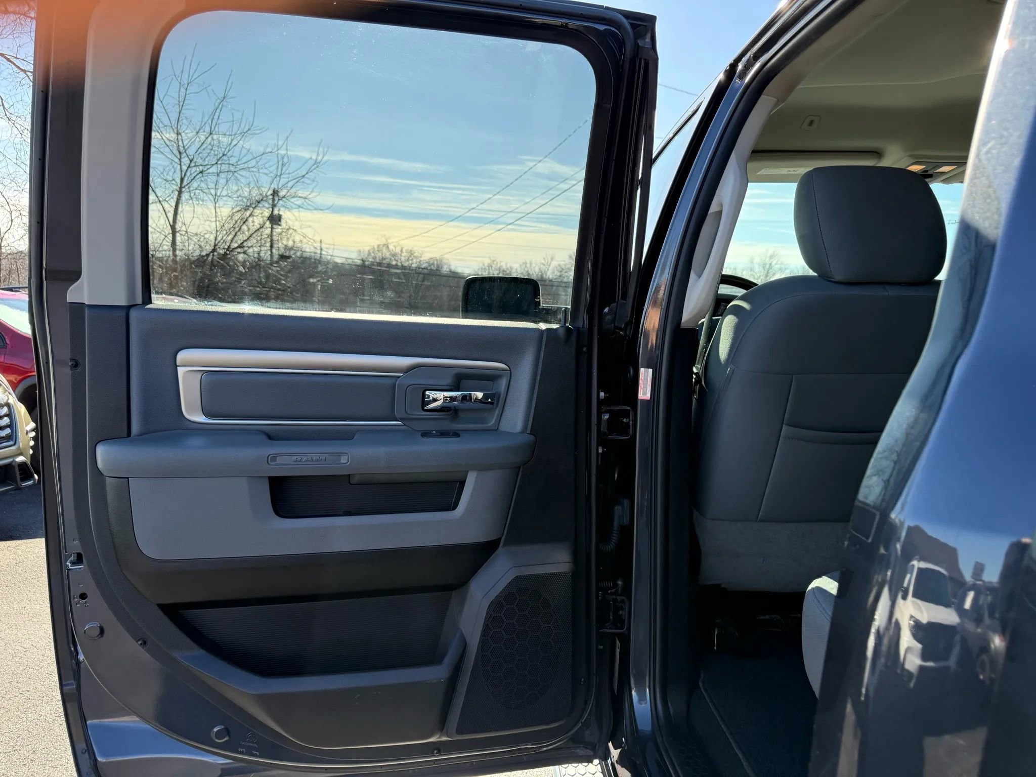 Used 2017 RAM 1500 Big Horn image 23
