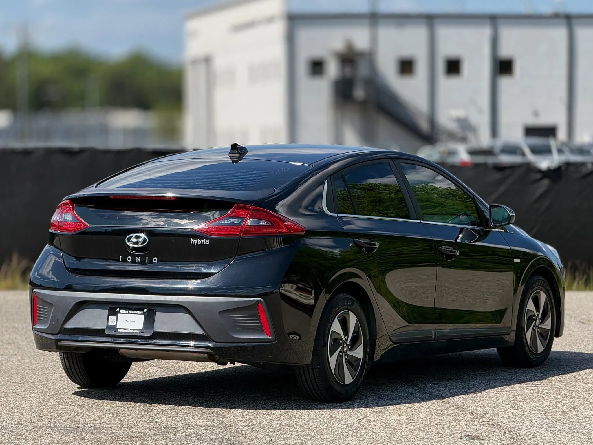 Used 2017 Hyundai Ioniq SEL image 9