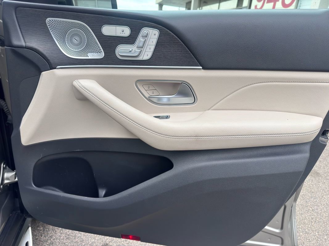 Used 2020 Mercedes-Benz GLS 450 4MATIC image 29