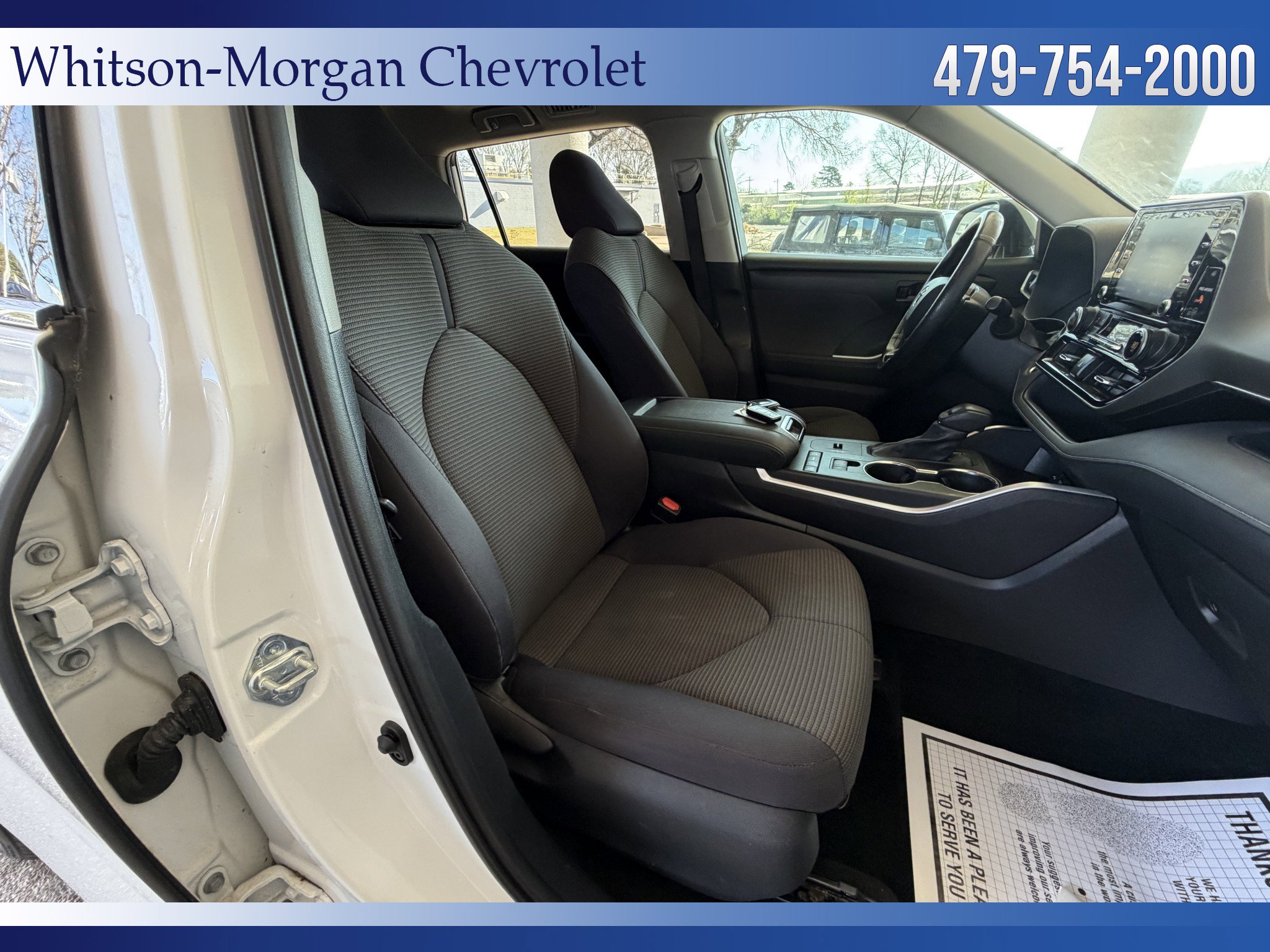 Used 2021 Toyota Highlander L image 31