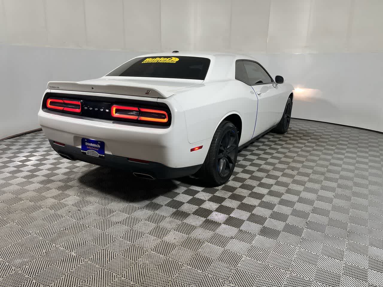 Used 2022 Dodge Challenger GT AWD/4WD image 8