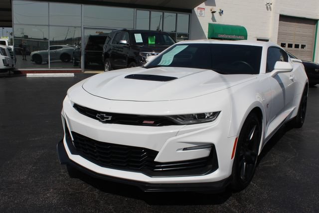 Used 2021 Chevrolet Camaro SS RWD image 3