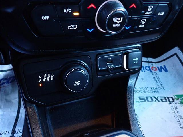 Used 2021 Jeep Renegade Latitude AWD/4WD image 17