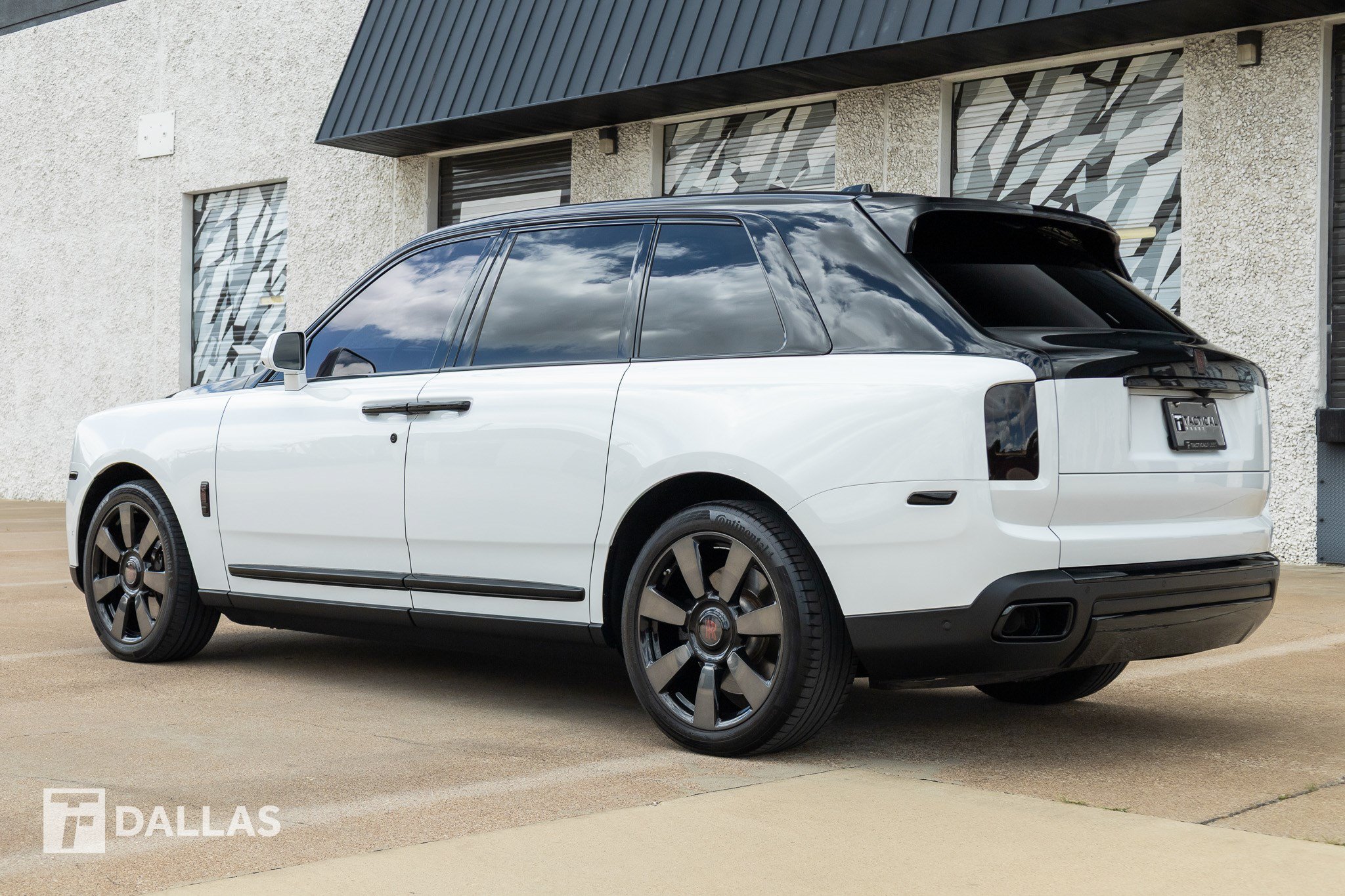 Used 2022 Rolls-Royce Cullinan w/ Technology Package AWD/4WD image 10