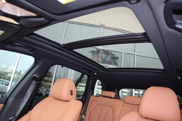 New 2026 BMW X5 xDrive50e w/ Executive Package image 17