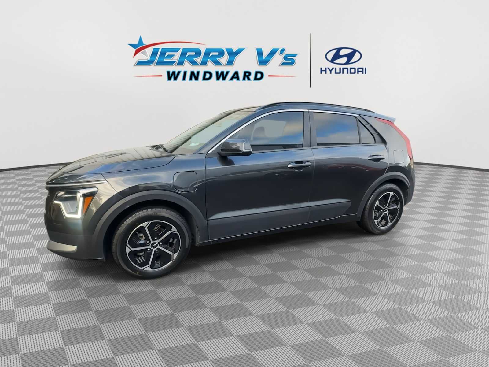 Used 2023 Kia Niro EX w/ EX Cold Weather Package image 4