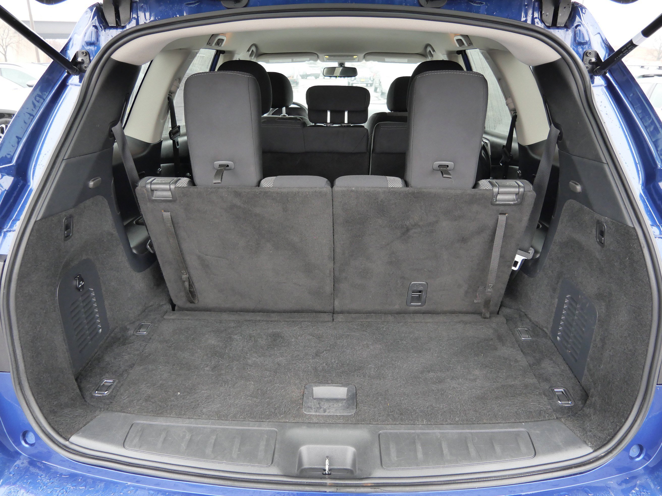 Used 2019 Nissan Pathfinder SV image 18