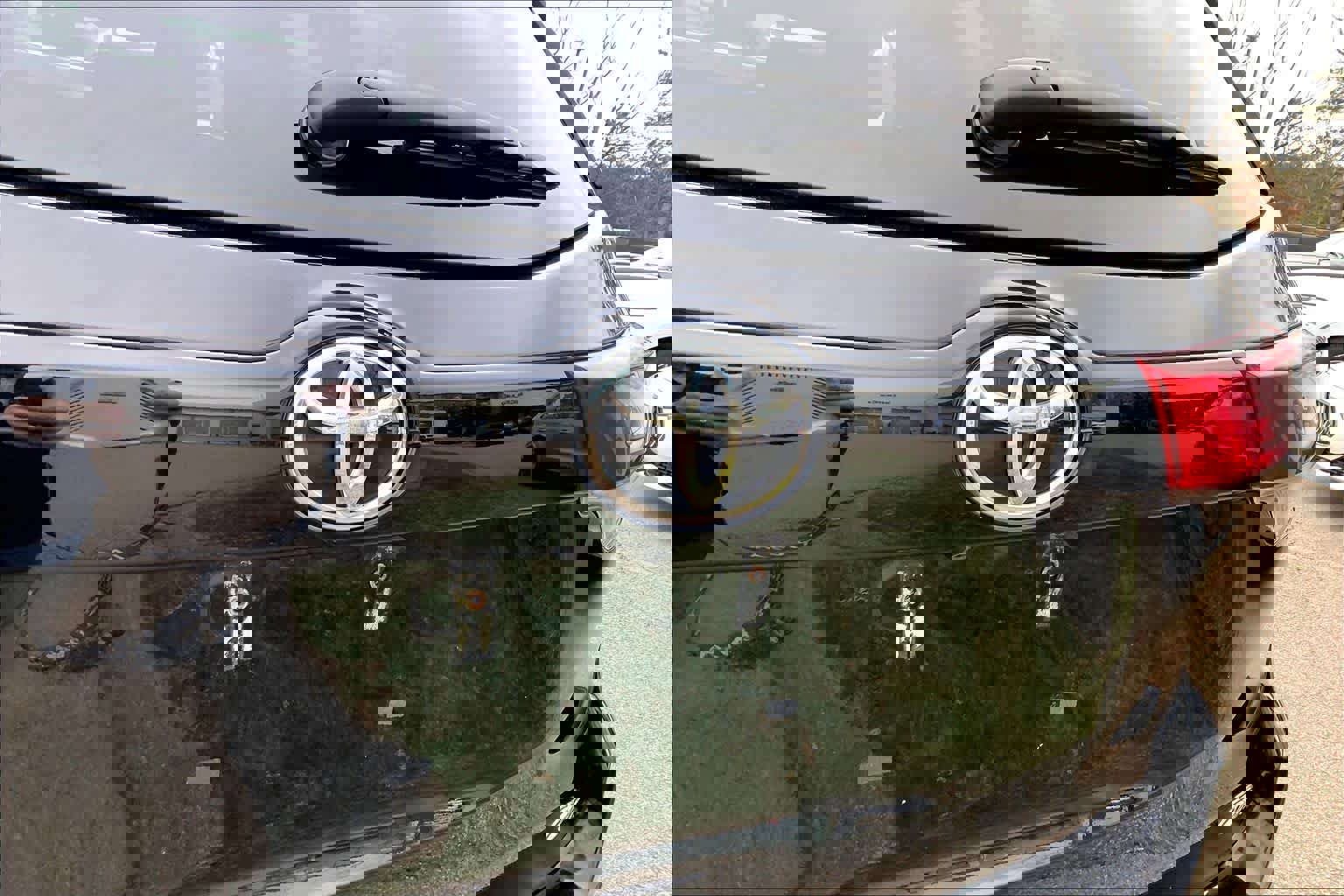 Used 2018 Toyota Highlander LE image 30