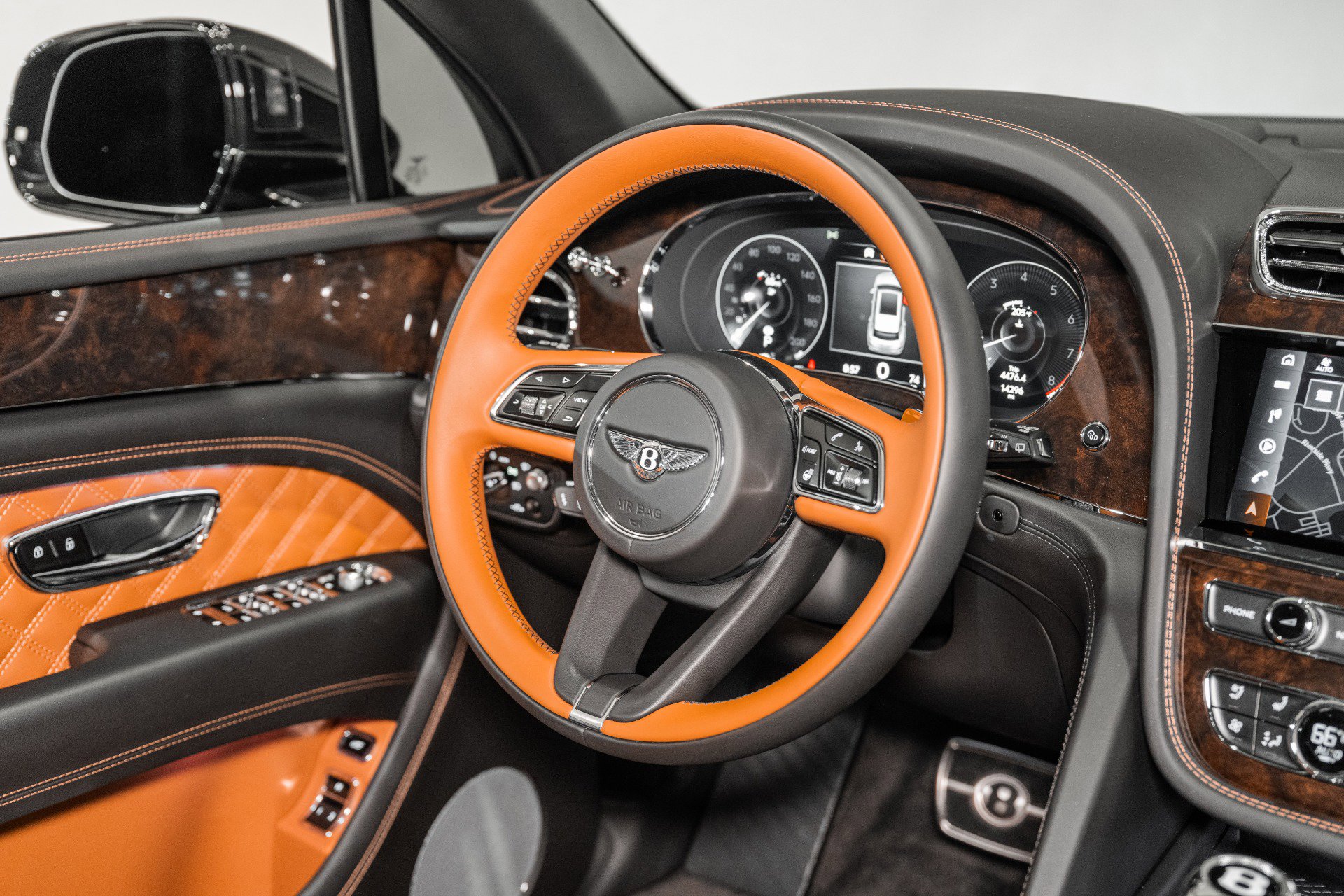 Used 2022 Bentley Bentayga image 31