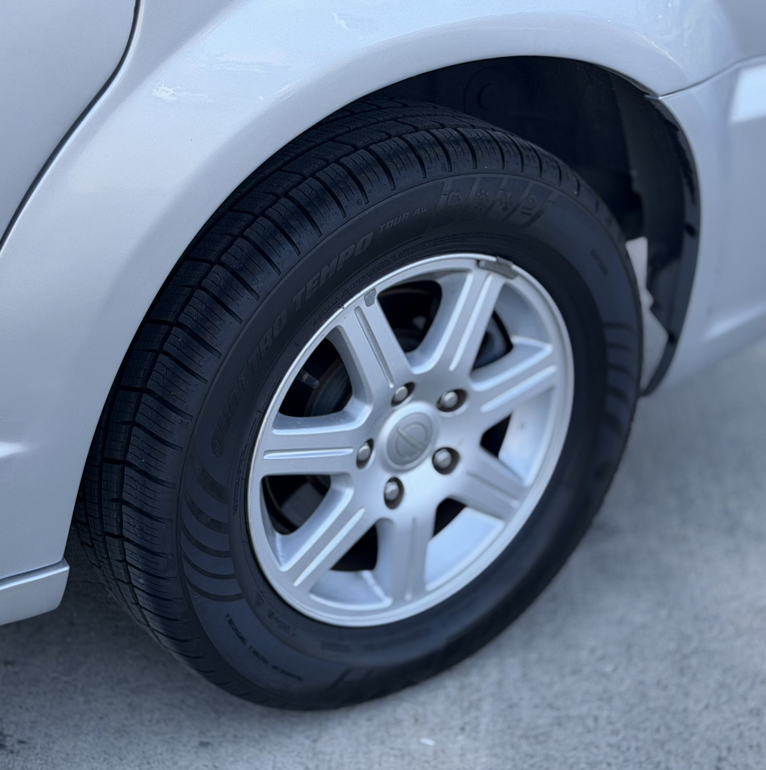 Used 2011 Chrysler Town & Country Touring-L w/ Entertainment Group #2 FWD image 16