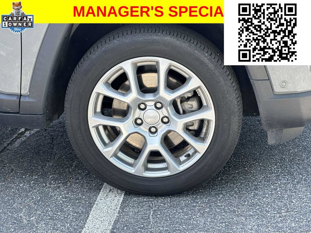 Used 2023 Jeep Compass Latitude w/ Sun and Sound Group AWD/4WD image 7