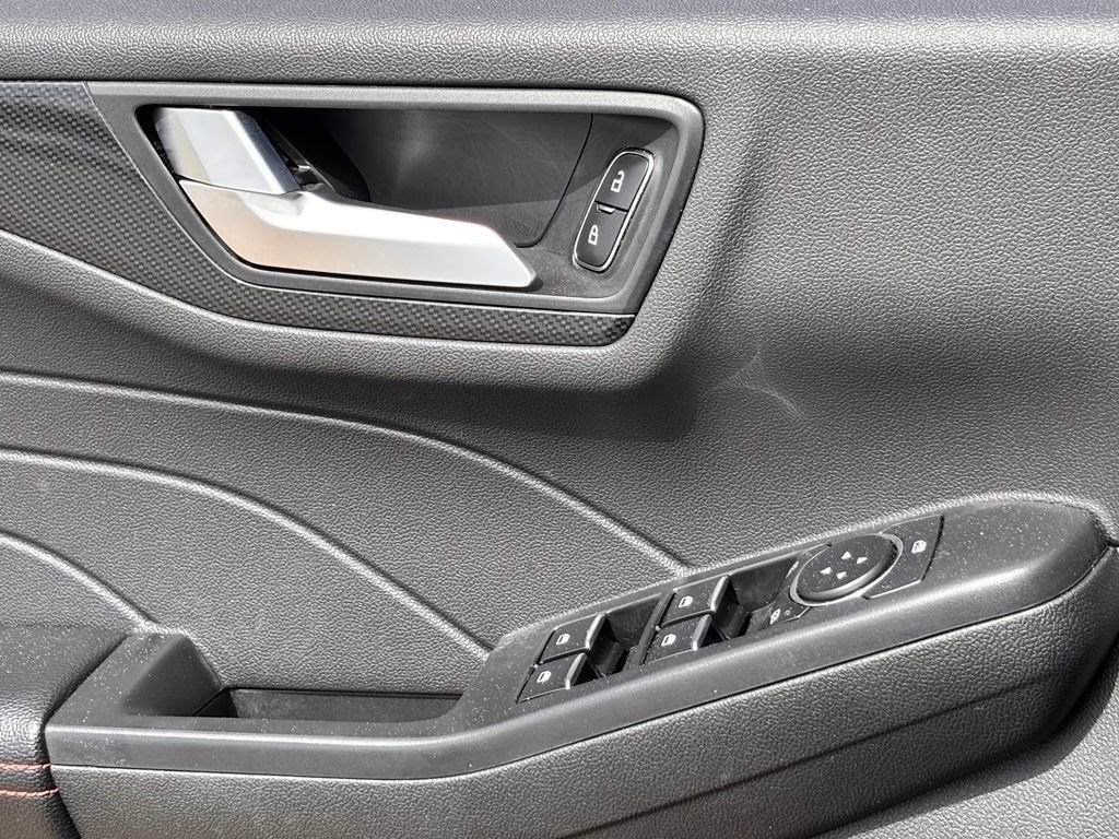 Used 2025 Ford Escape ST-Line FWD image 22