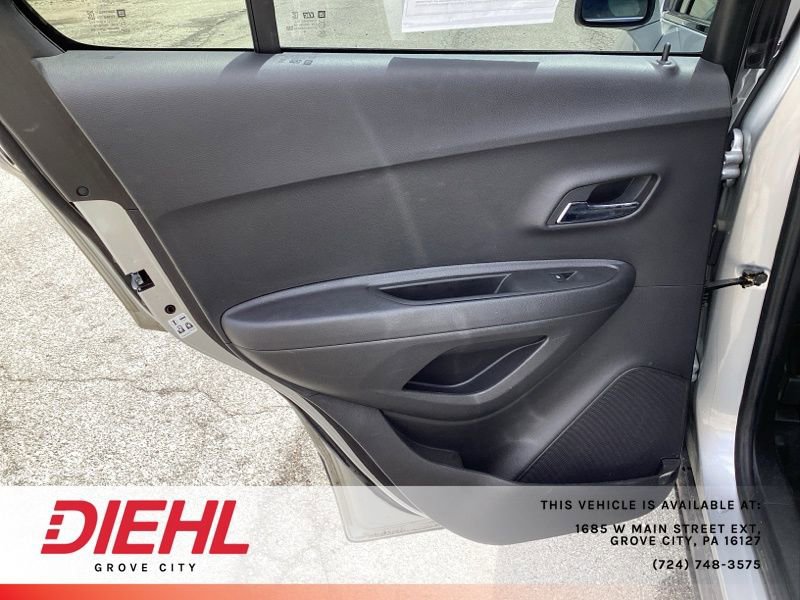 Used 2018 Chevrolet Trax LT w/ LT Convenience Package image 15