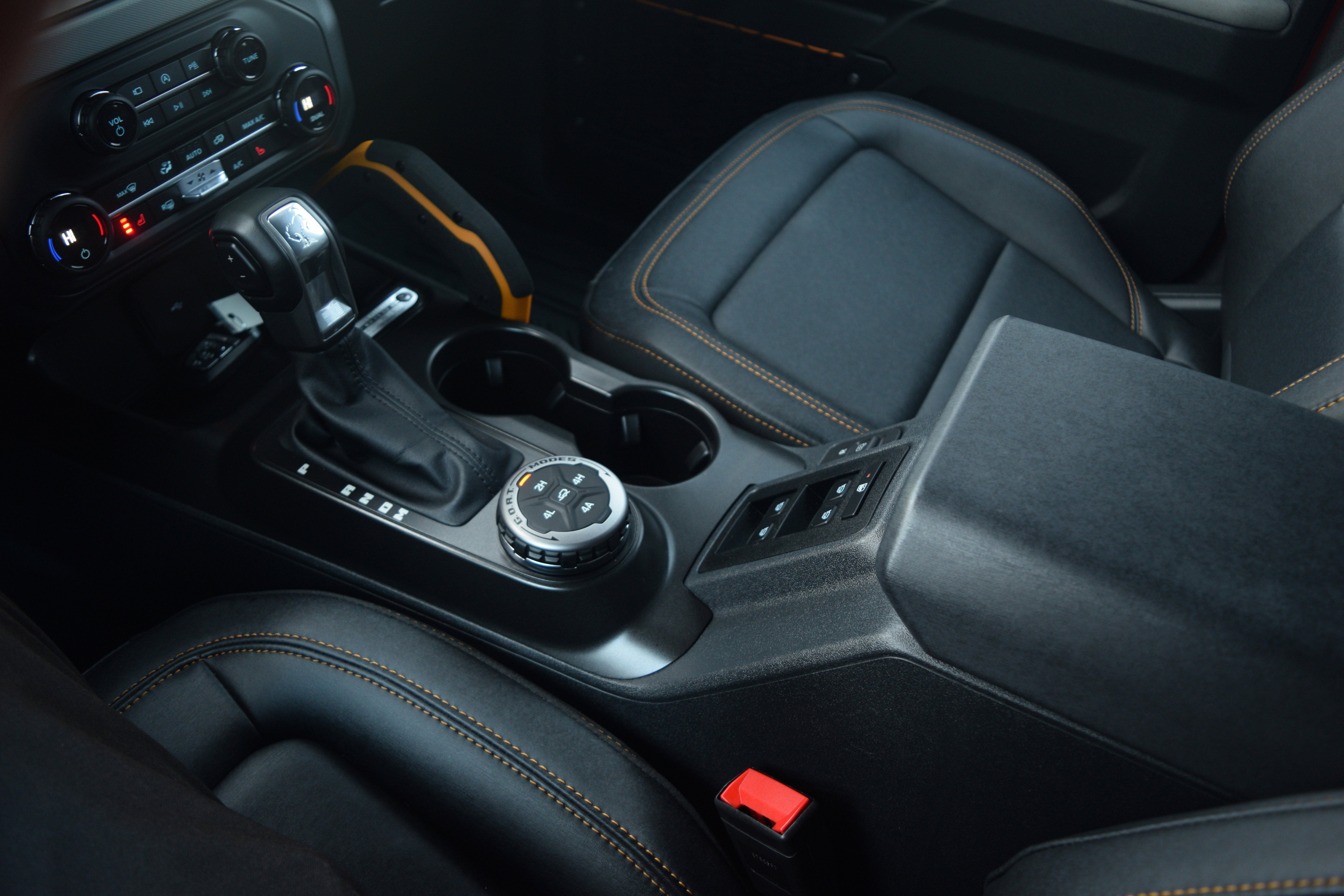 Used 2023 Ford Bronco Badlands w/ Sasquatch Package image 13