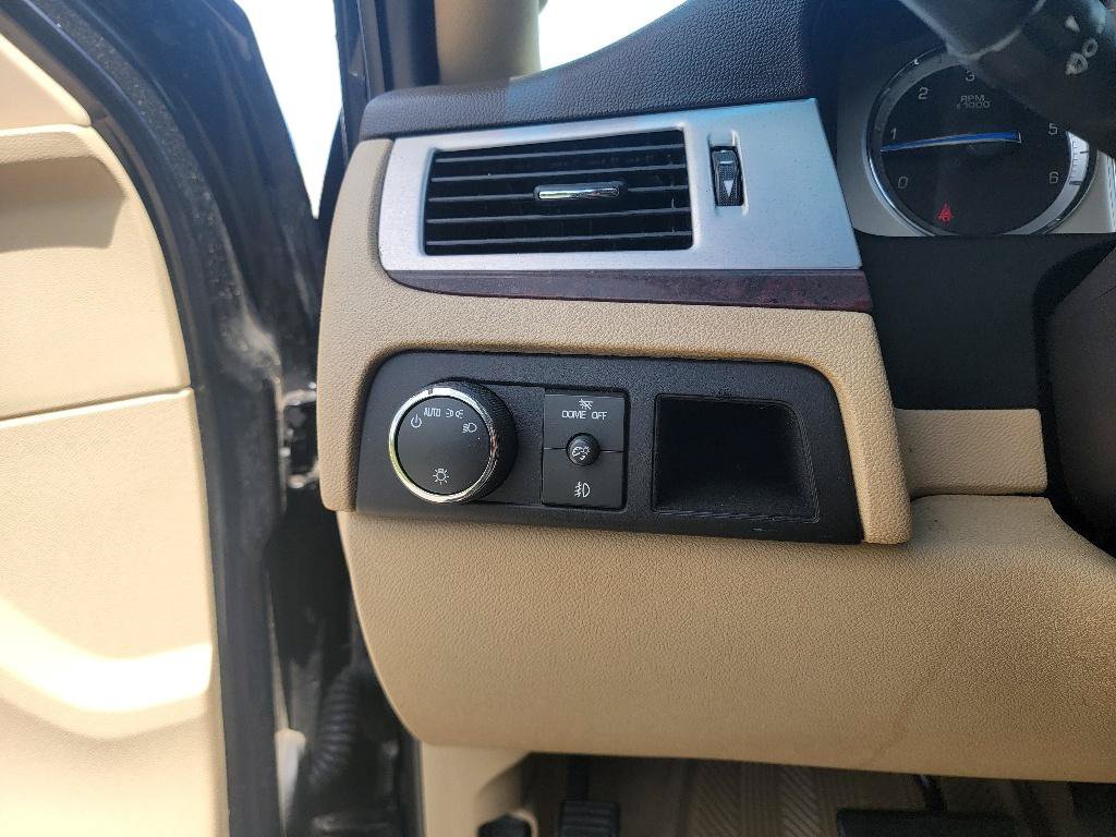 Used 2014 Cadillac Escalade Premium AWD/4WD image 17