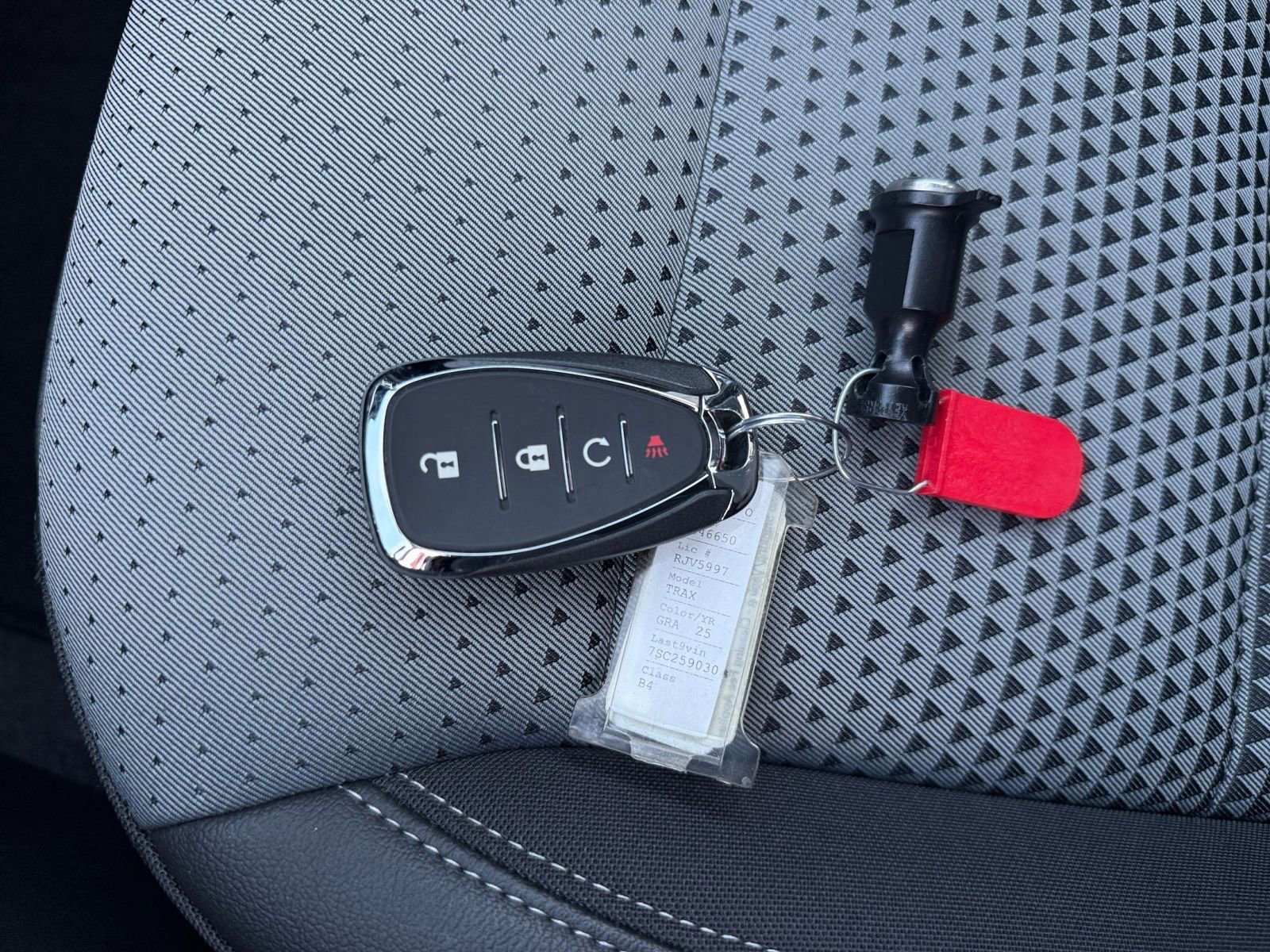 Used 2025 Chevrolet Trax LT w/ LT Convenience Package image 21